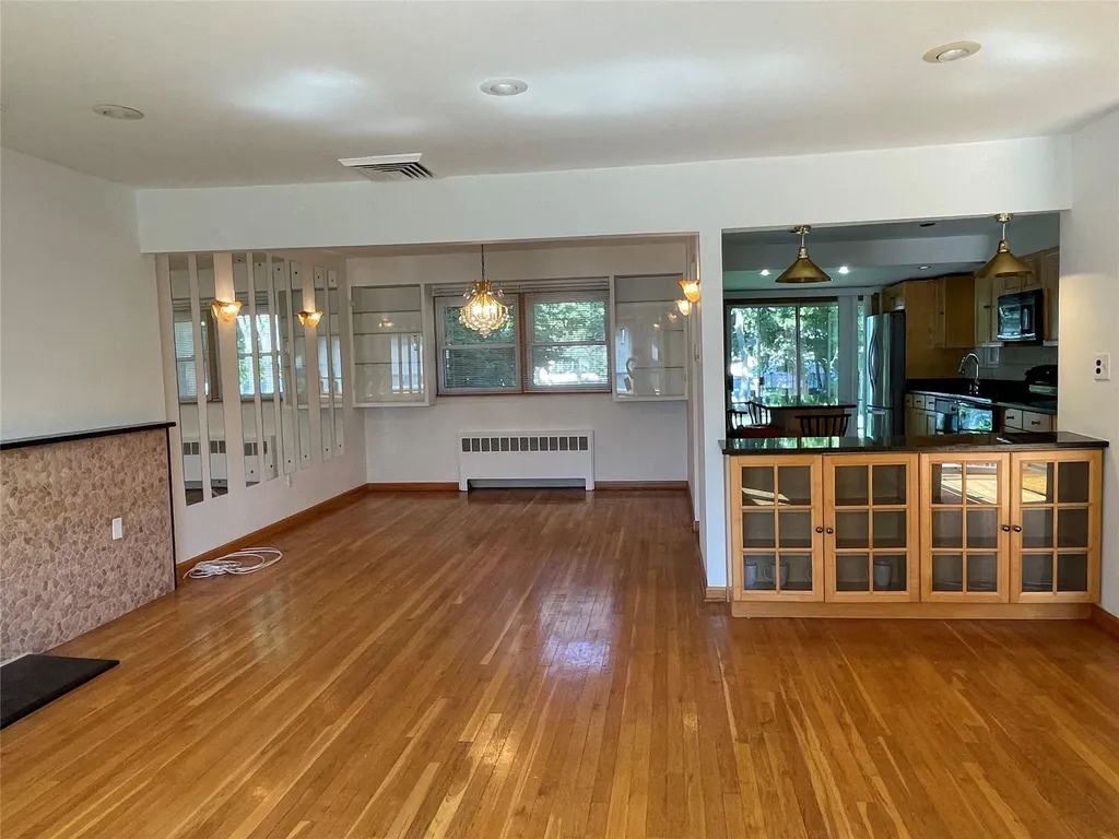 2 Stuart Drive Syosset NY 11791