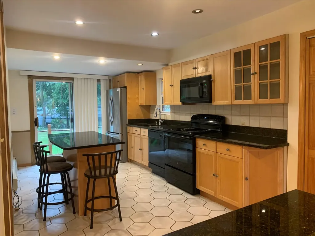 2 Stuart Drive Syosset NY 11791