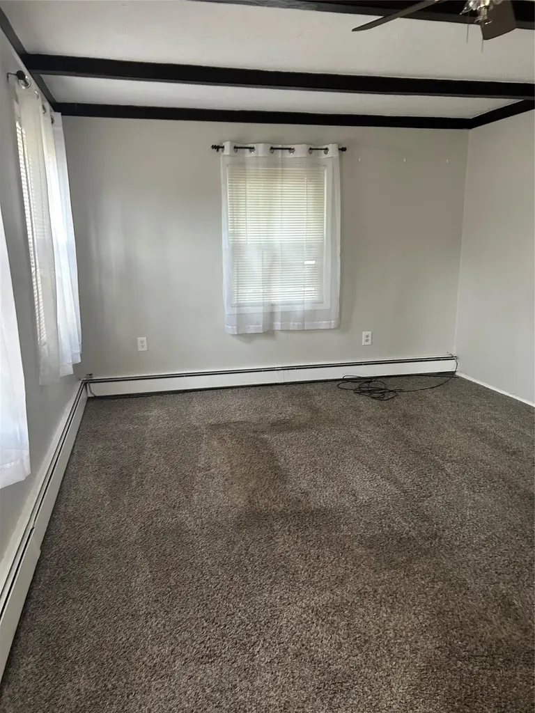 9 Hunt Lane Levittown NY 11756