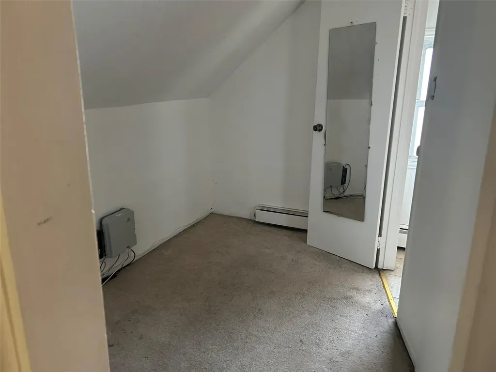 9 Hunt Lane Levittown NY 11756