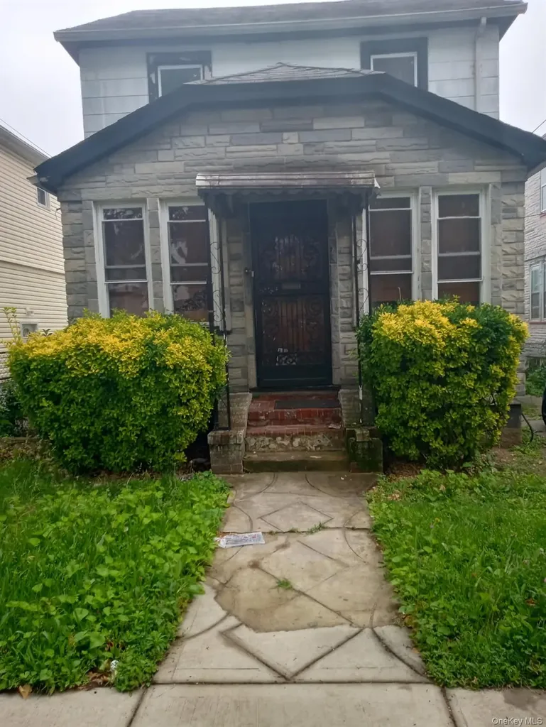 194-24 111th Road Saint Albans NY 11412