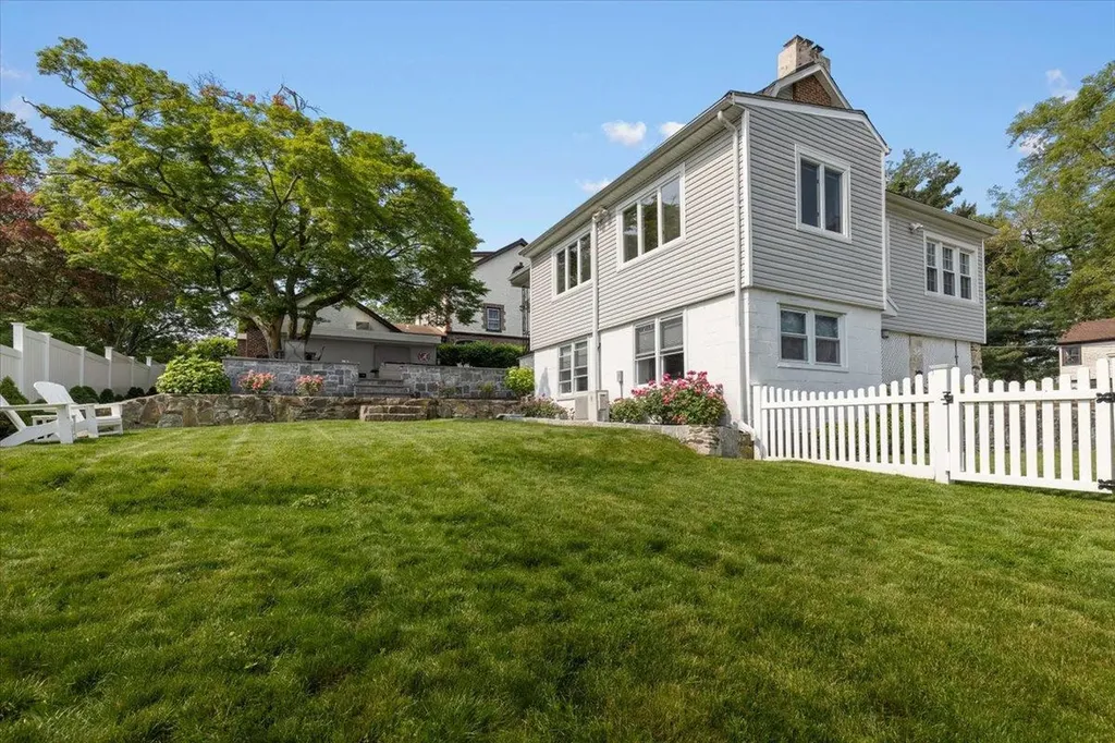 22 Chippewa Road Yonkers NY 10710