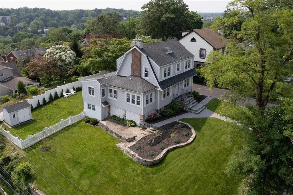 22 Chippewa Road Yonkers NY 10710