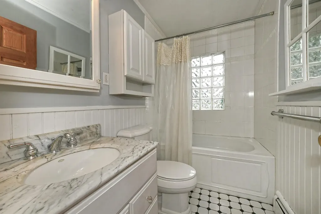 426 Lakeview Road Bellmore NY 11710