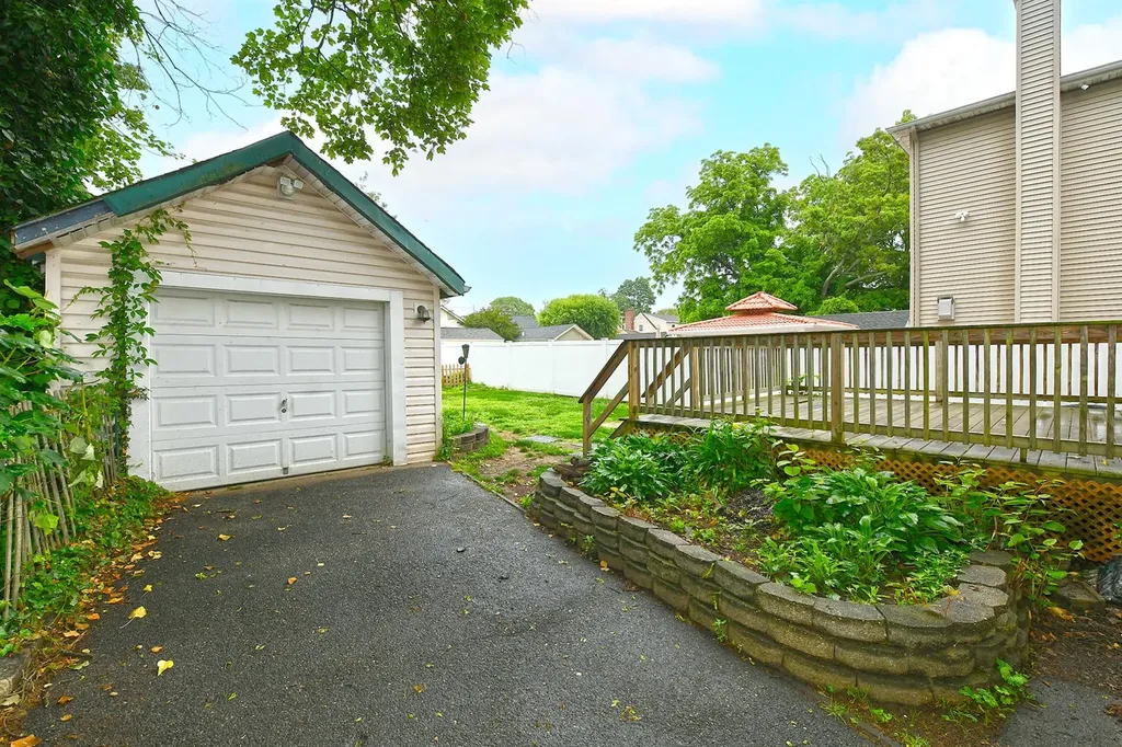 426 Lakeview Road Bellmore NY 11710