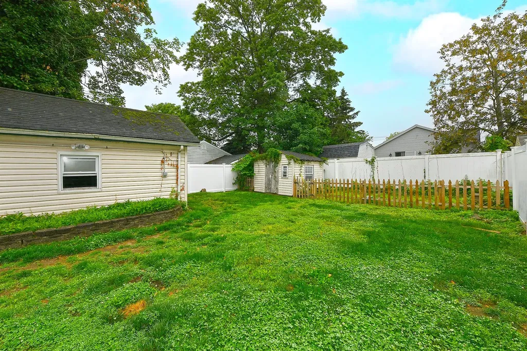 426 Lakeview Road Bellmore NY 11710
