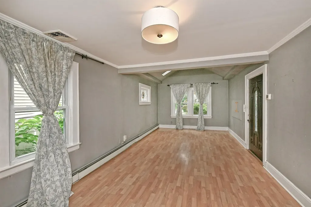 426 Lakeview Road Bellmore NY 11710
