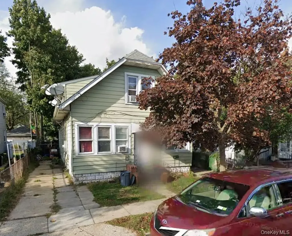 19 Sammis Place Hempstead NY 11550
