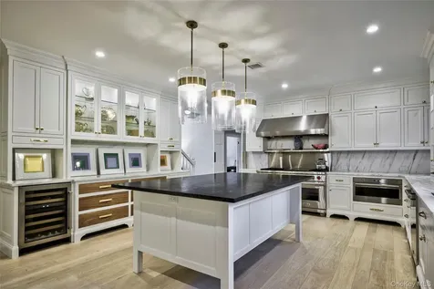 8 & 9 Meadow Spring Lane Glen Cove NY 11542