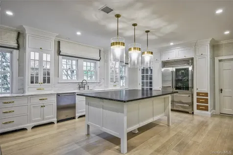8 & 9 Meadow Spring Lane Glen Cove NY 11542