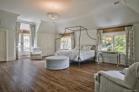 8 & 9 Meadow Spring Lane Glen Cove NY 11542