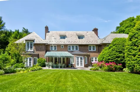 8 & 9 Meadow Spring Lane Glen Cove NY 11542
