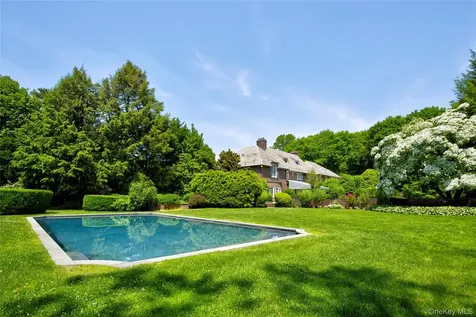 8 & 9 Meadow Spring Lane Glen Cove NY 11542
