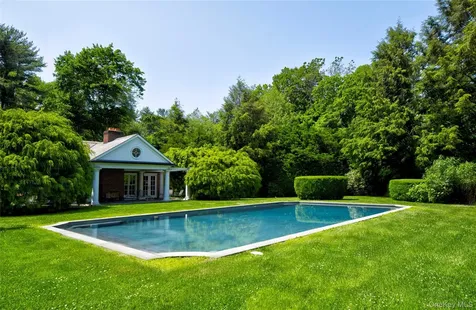 8 & 9 Meadow Spring Lane Glen Cove NY 11542