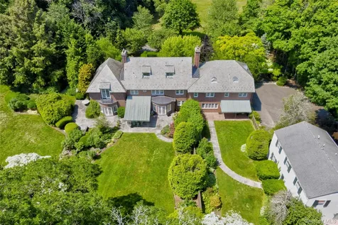 8 & 9 Meadow Spring Lane Glen Cove NY 11542