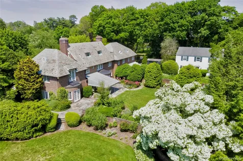 8 & 9 Meadow Spring Lane Glen Cove NY 11542