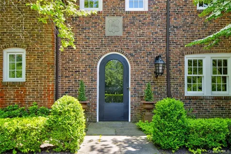 8 & 9 Meadow Spring Lane Glen Cove NY 11542