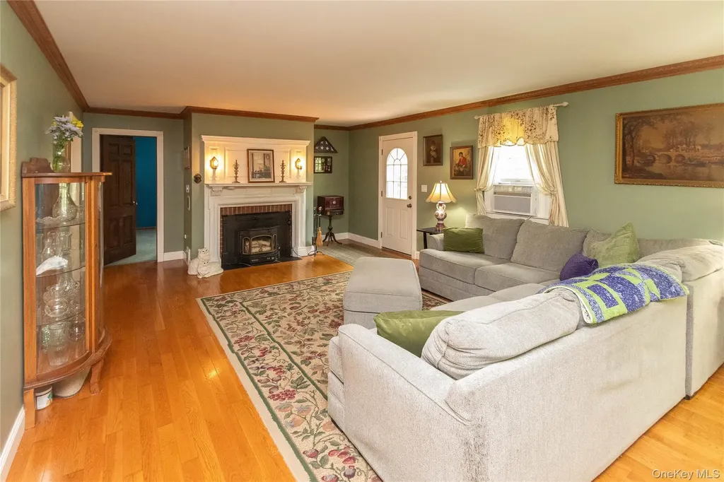 89 Birch Drive Pleasant Valley NY 12569