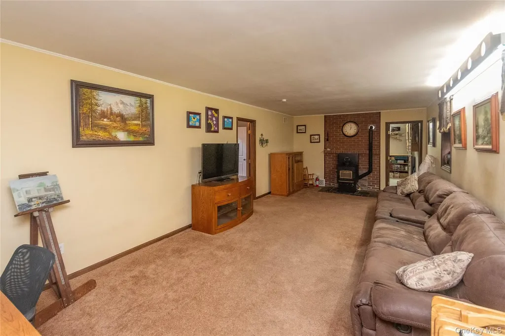 89 Birch Drive Pleasant Valley NY 12569