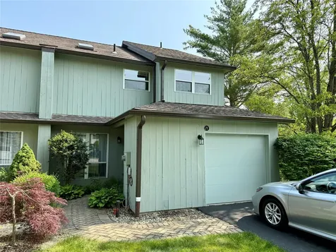 11 Creek Circle Rhinebeck NY 12572