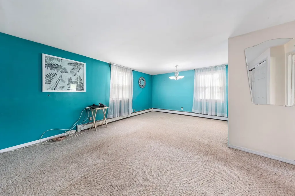 1741 Meadowbrook Road Merrick NY 11566