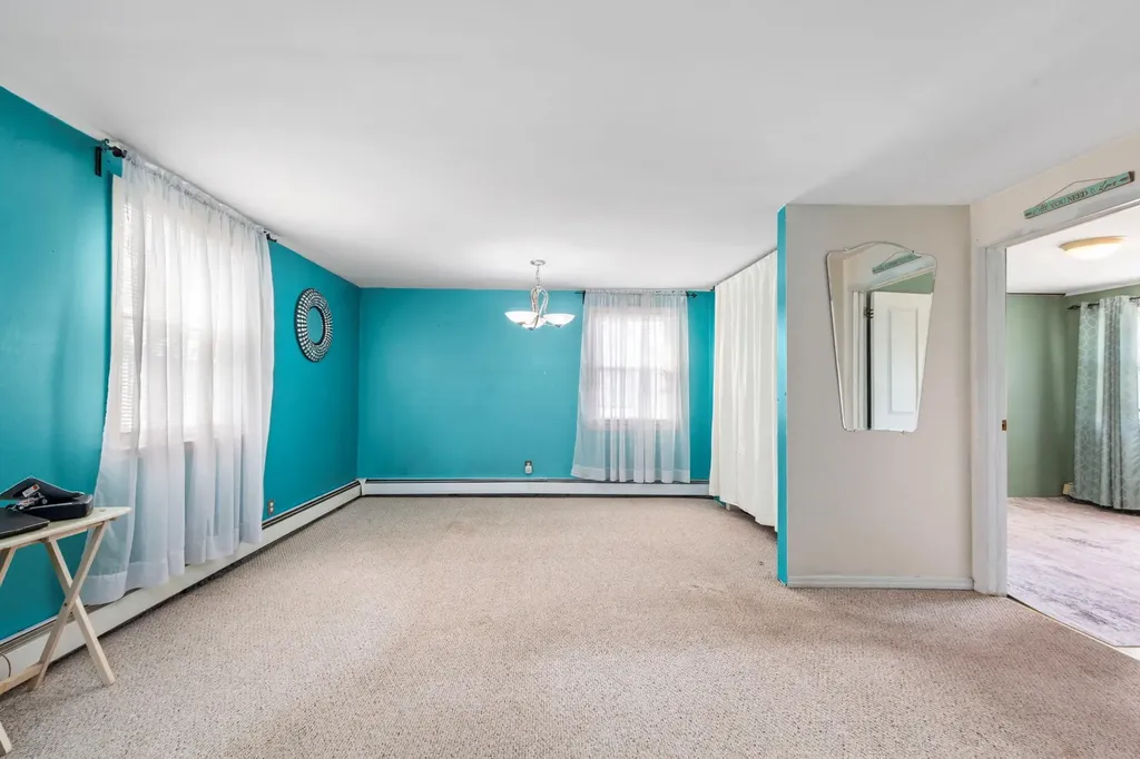 1741 Meadowbrook Road Merrick NY 11566
