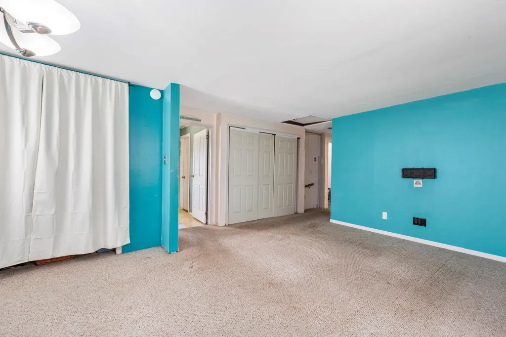 1741 Meadowbrook Road Merrick NY 11566