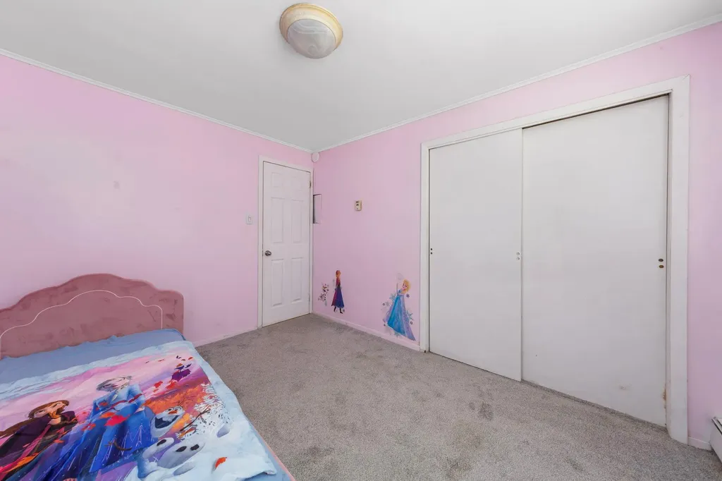 1741 Meadowbrook Road Merrick NY 11566