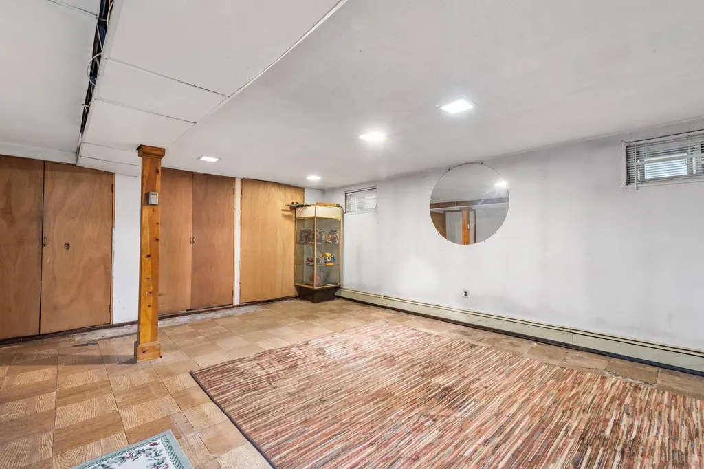 1741 Meadowbrook Road Merrick NY 11566