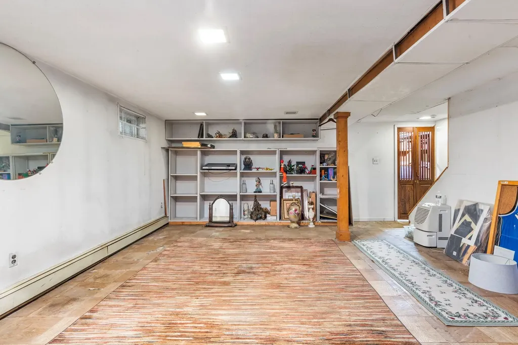 1741 Meadowbrook Road Merrick NY 11566