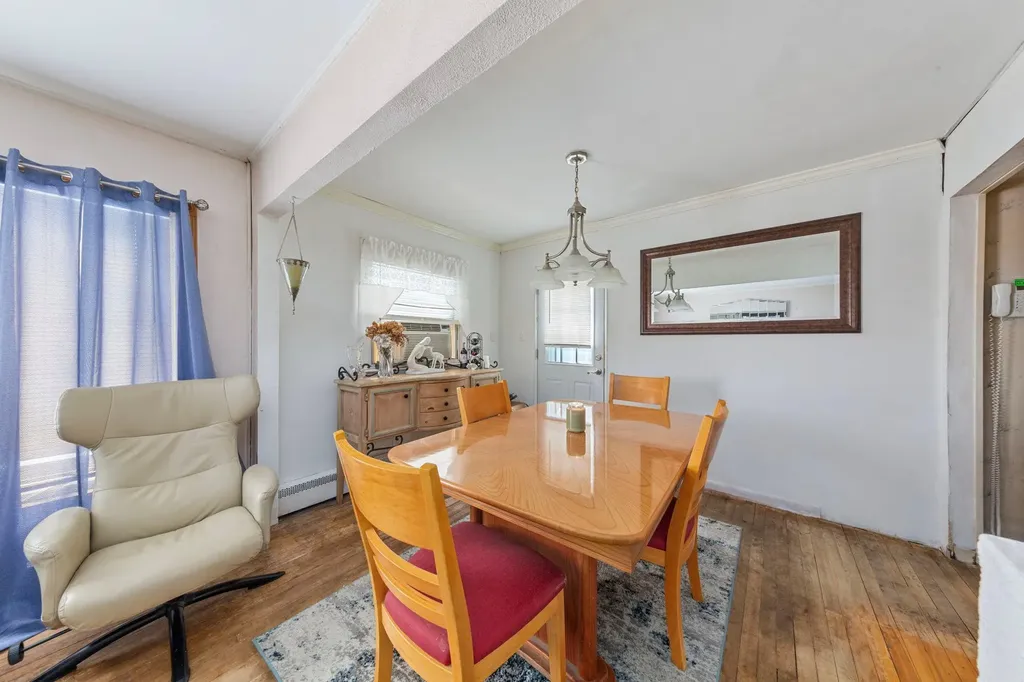 1741 Meadowbrook Road Merrick NY 11566