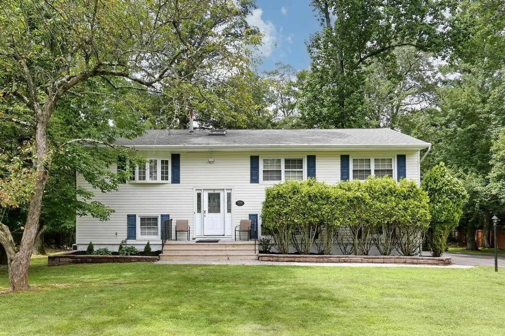 15 Cragmere Road Suffern NY 10901