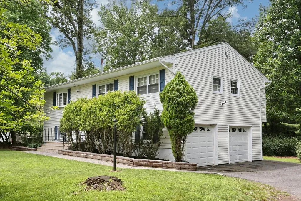 15 Cragmere Road Suffern NY 10901