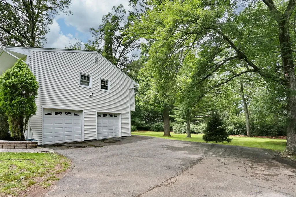 15 Cragmere Road Suffern NY 10901