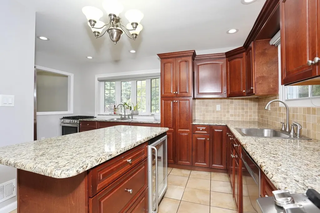 15 Cragmere Road Suffern NY 10901