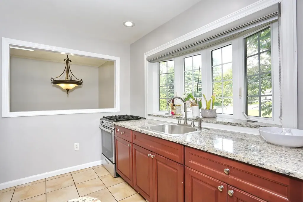 15 Cragmere Road Suffern NY 10901