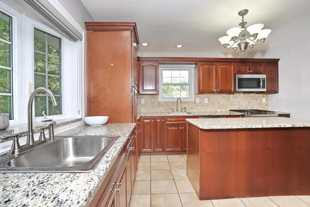 15 Cragmere Road Suffern NY 10901