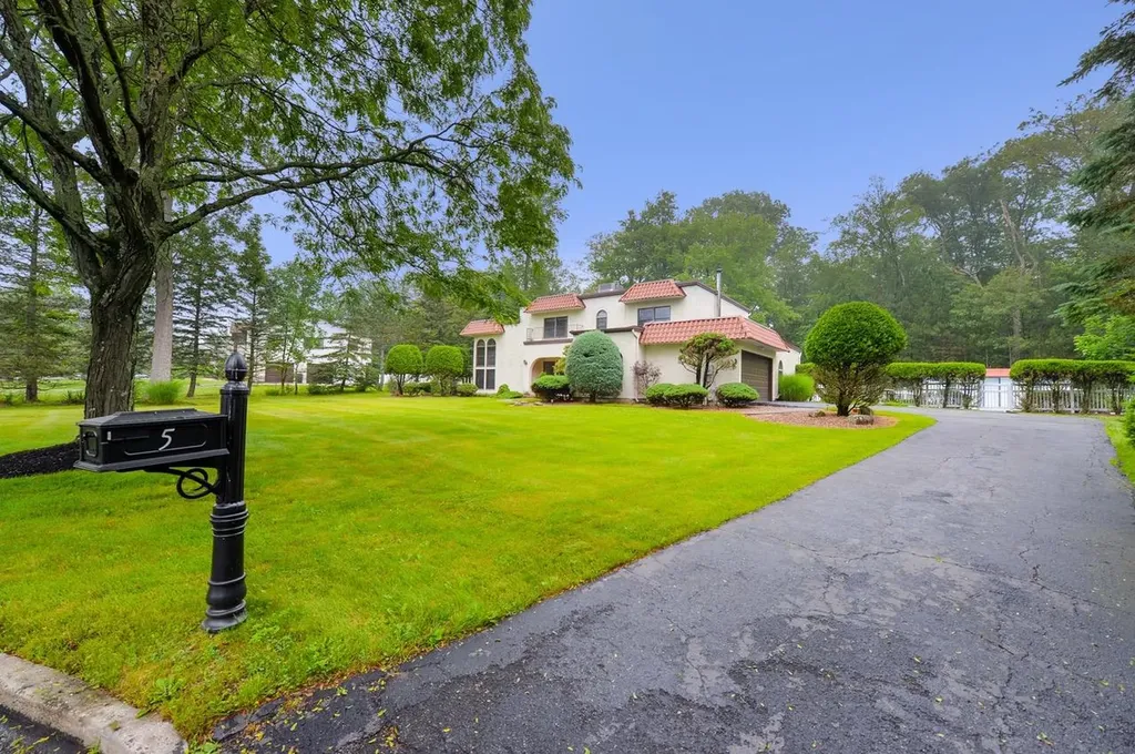 5 Rubinstein Court Spring Valley NY 10977