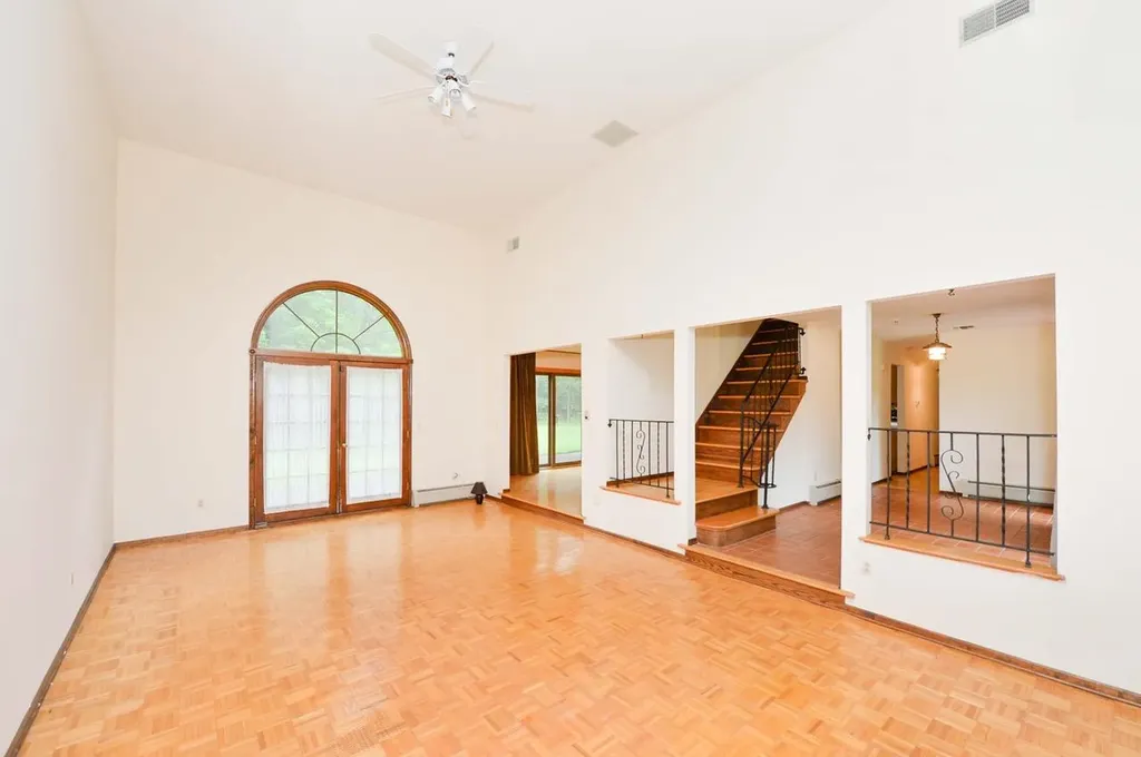 5 Rubinstein Court Spring Valley NY 10977