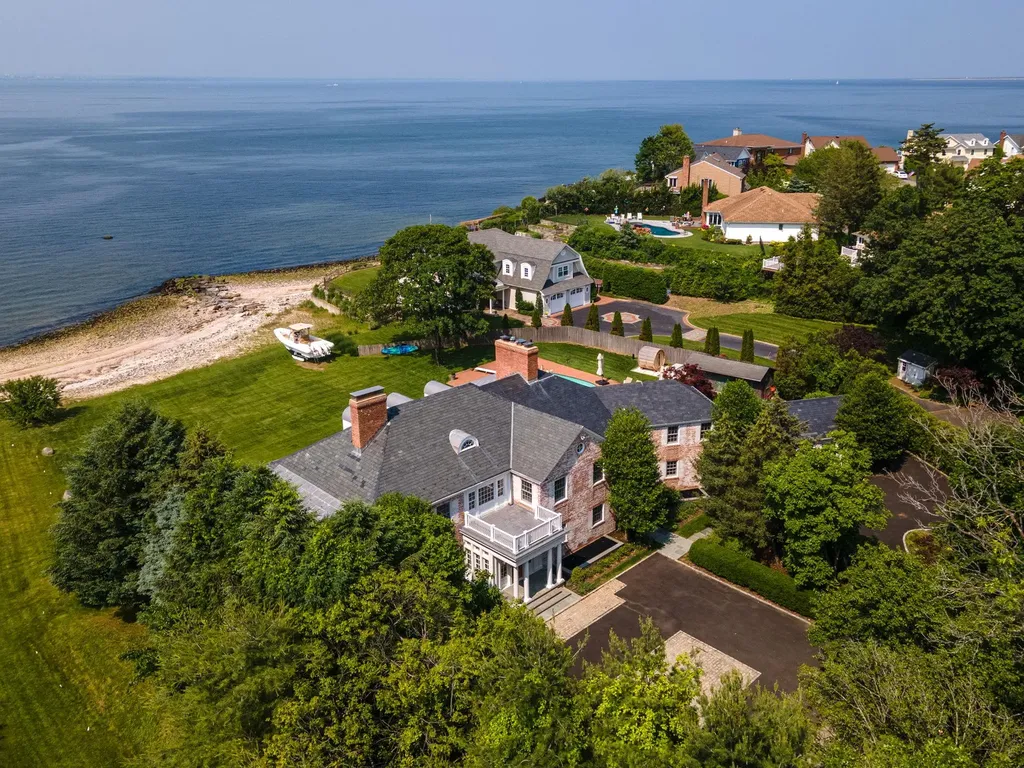 14 Private Road Bayville NY 11709
