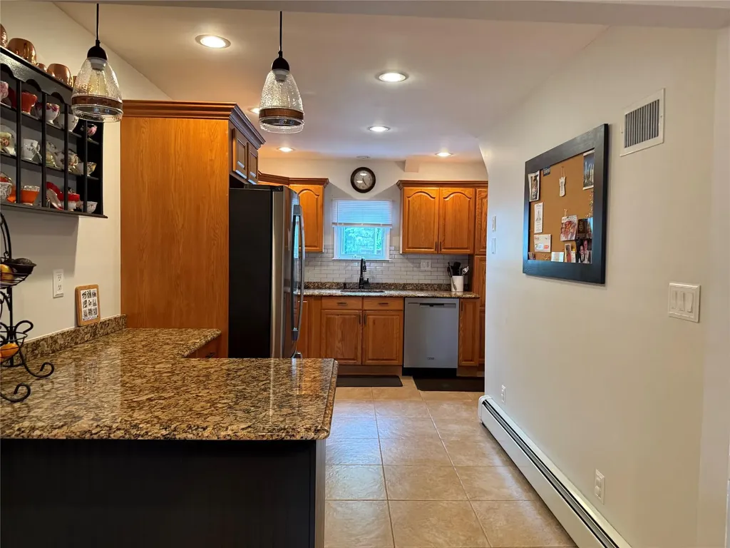 4 Venetian Boulevard Lindenhurst NY 11757