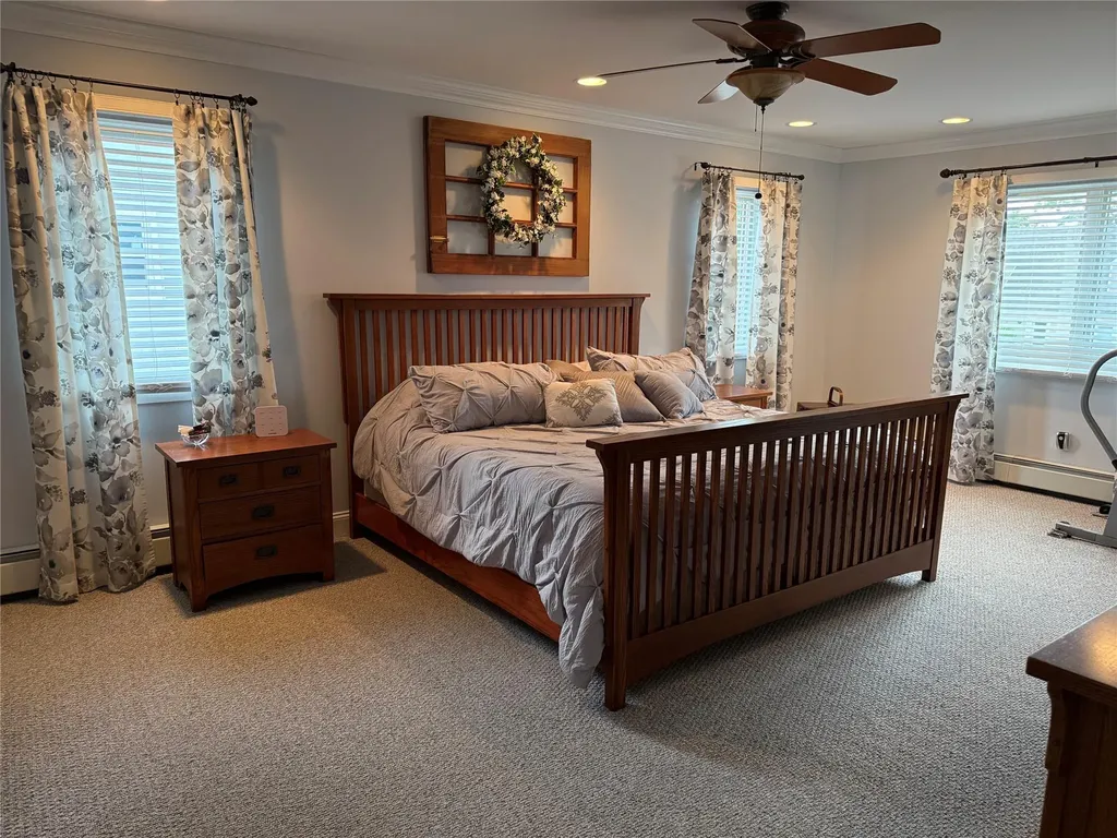 4 Venetian Boulevard Lindenhurst NY 11757