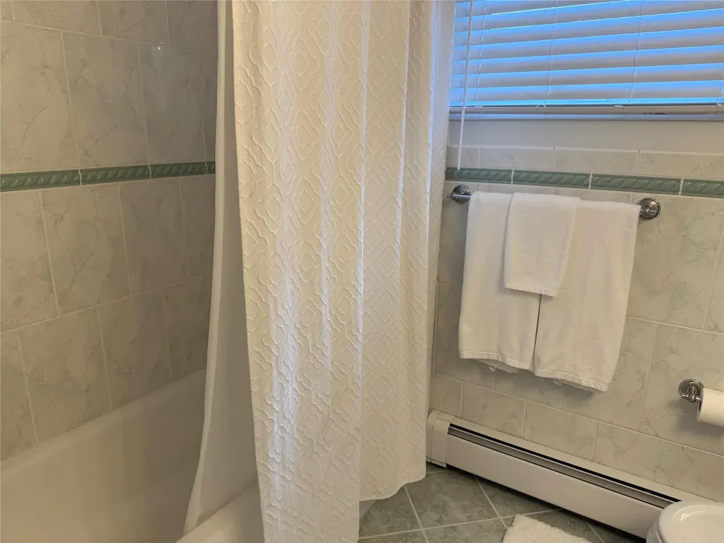 4 Venetian Boulevard Lindenhurst NY 11757