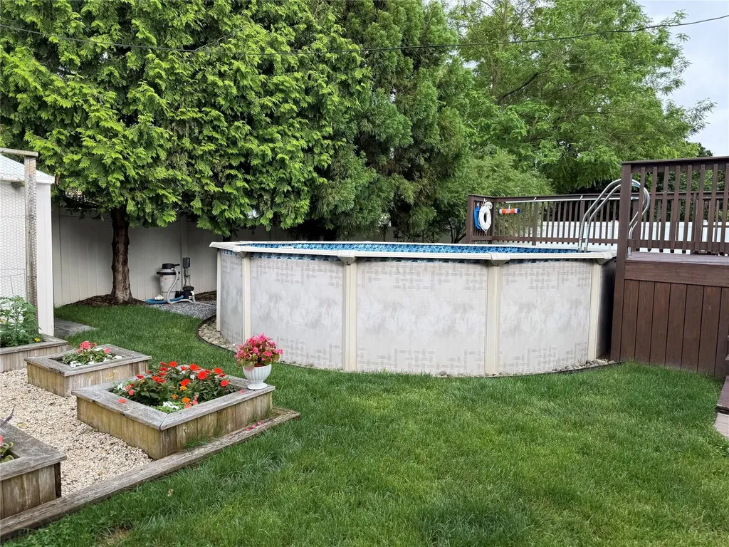 4 Venetian Boulevard Lindenhurst NY 11757