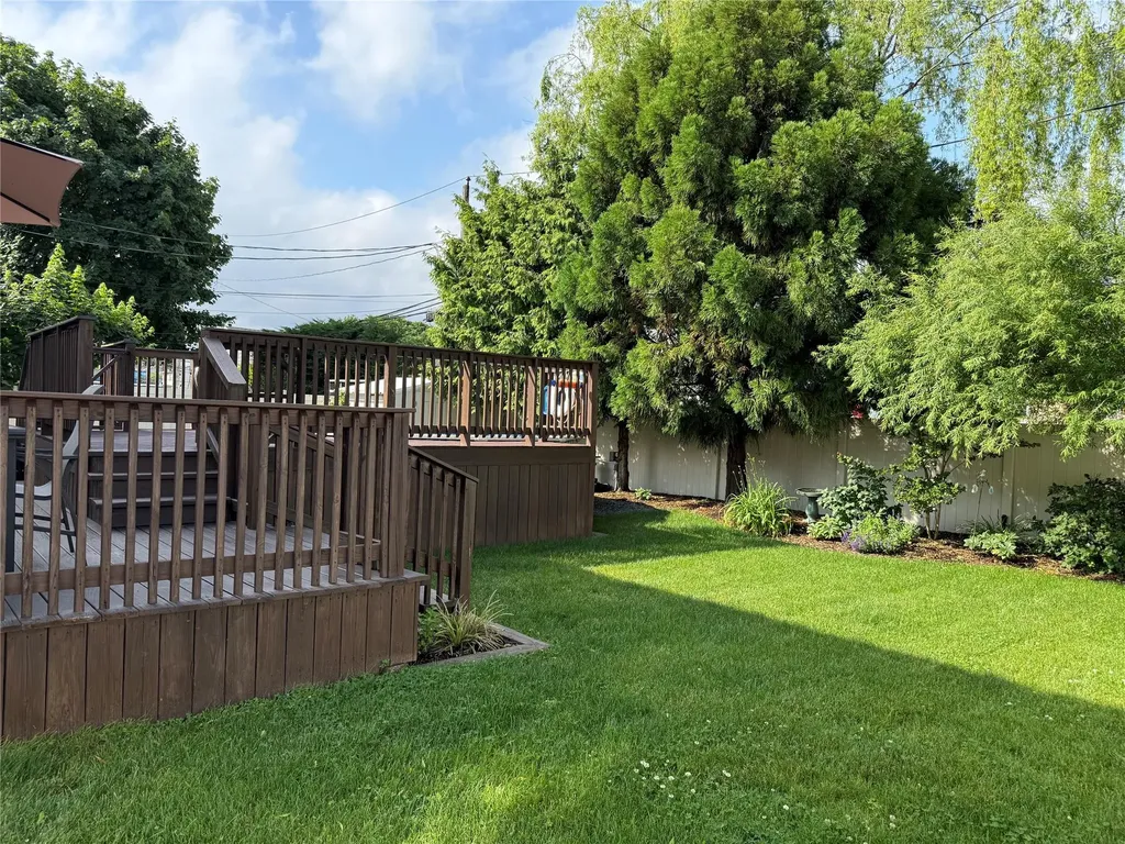 4 Venetian Boulevard Lindenhurst NY 11757
