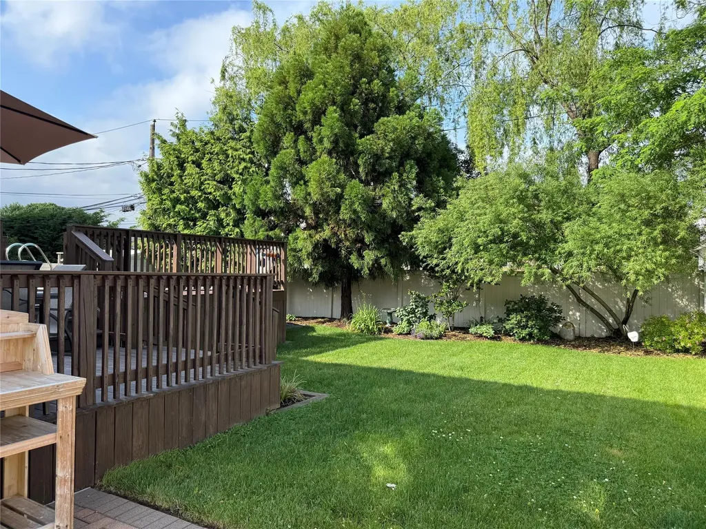 4 Venetian Boulevard Lindenhurst NY 11757