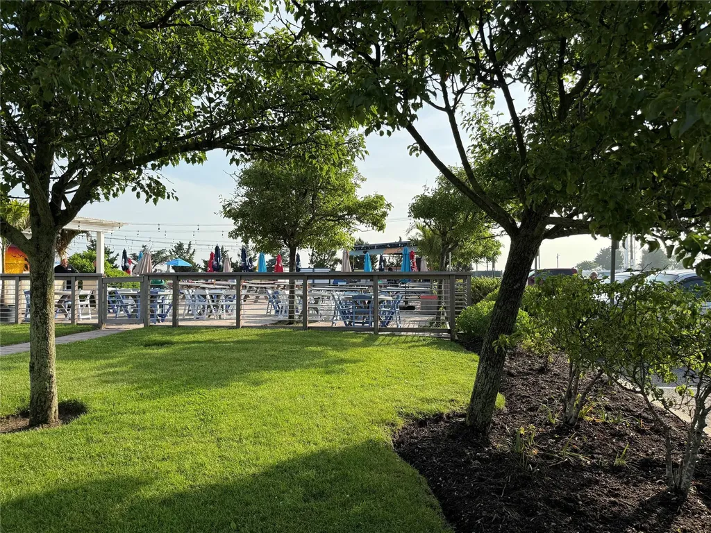 4 Venetian Boulevard Lindenhurst NY 11757