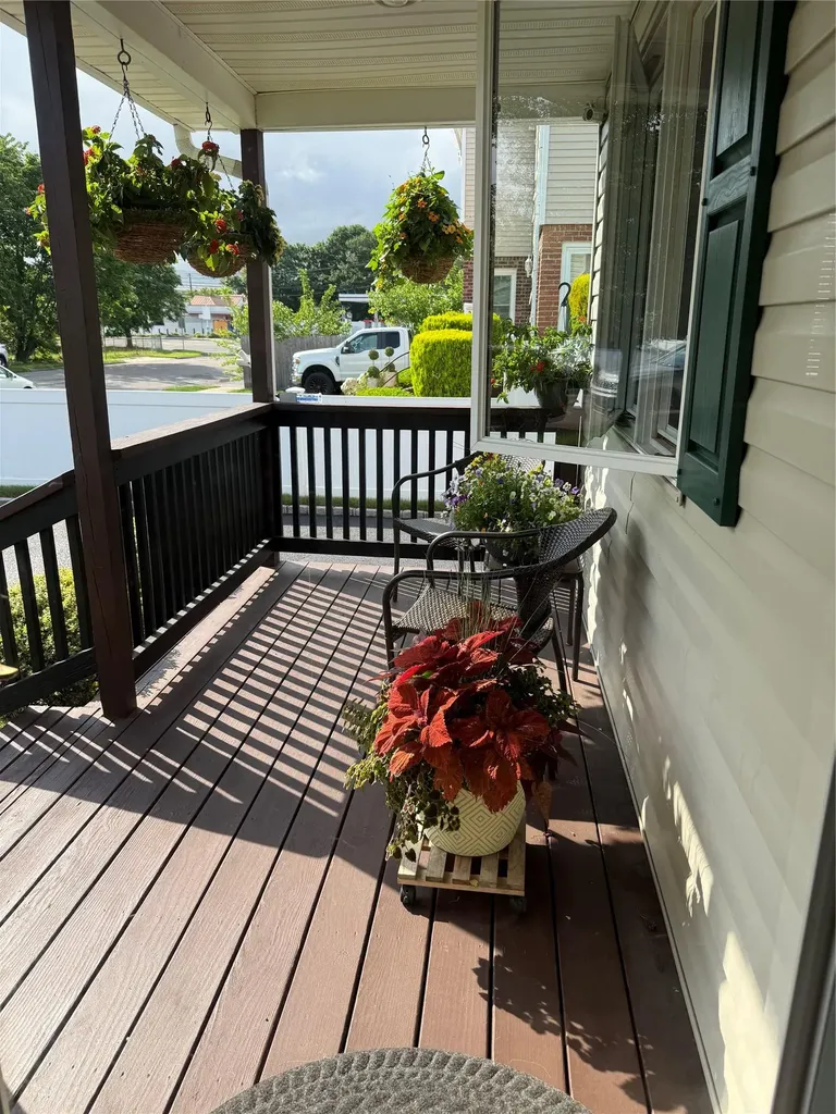 4 Venetian Boulevard Lindenhurst NY 11757