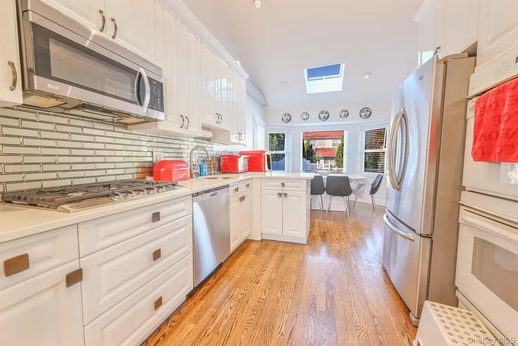 972 S End Woodmere NY 11598