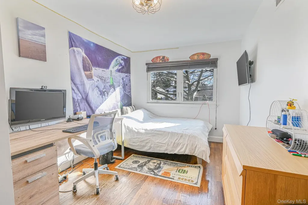 972 S End Woodmere NY 11598